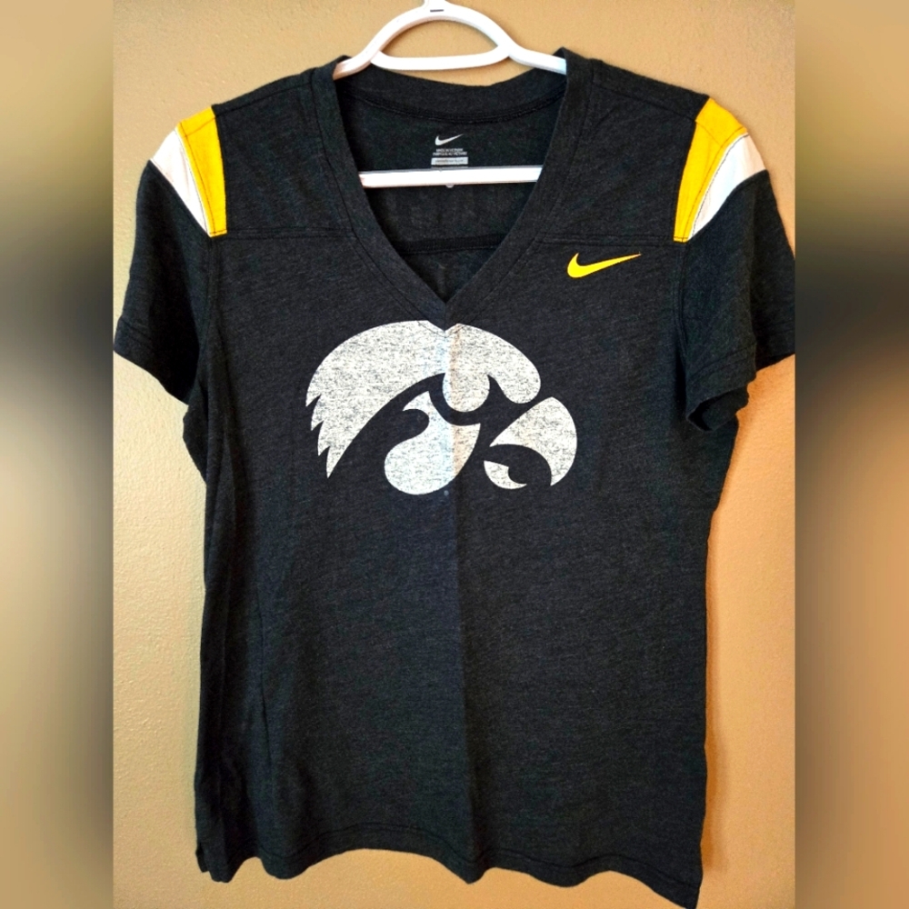 Iowa Hawkeyes Nike T-shirt